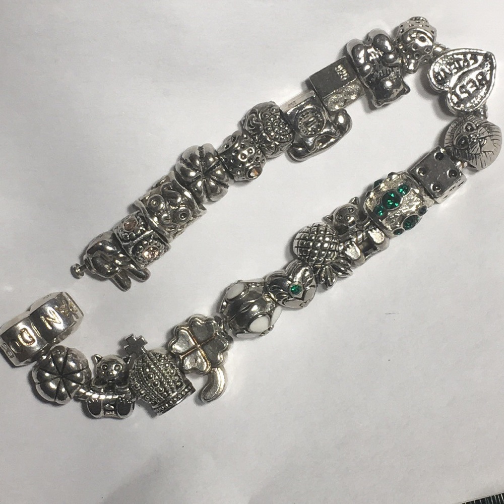 Authentic Pandora sterling silver bracelet 73gs!